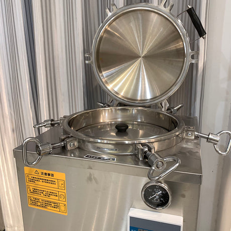 Vertical High Pressure Steam Sterilizer Laboratory Autoclave