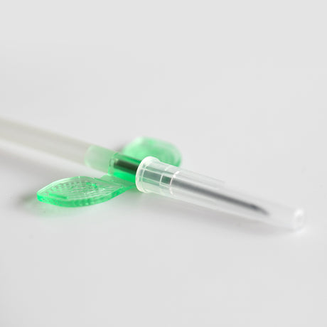 Disposable Sterile A.V. Fistula Needle for Dialysis